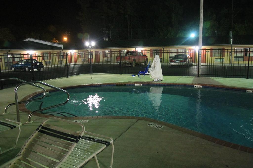 Holiday Terrace Motel Houston Bagian luar foto
