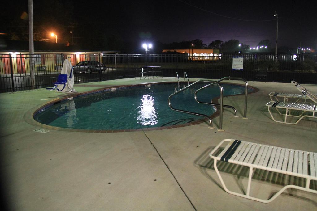 Holiday Terrace Motel Houston Bagian luar foto